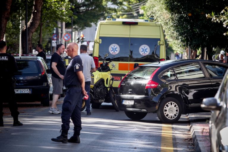 Έγκλημα στην Αγία Παρασκευή: Γάζωσαν άνδρα μέρα μεσημέρι