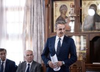 Στο Άγιο Όρος ο Μητσοτάκης με το βλέμμα στα δεξιά Στο Άγιο Όρος ο Μητσοτάκης με το βλέμμα στα δεξιά