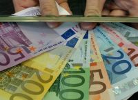Ξεκινά η πλατφόρμα για το επίδομα των 750 ευρώ Ξεκινά η πλατφόρμα για το επίδομα των 750 ευρώ