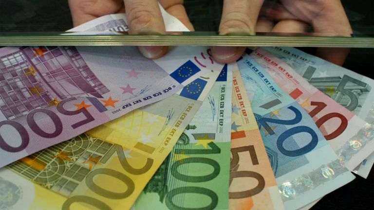 Ξεκινά η πλατφόρμα για το επίδομα των 750 ευρώ