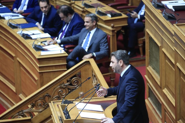 Στα χαρακώματα ΝΔ και ΠΑΣΟΚ για τα ελληνοτουρκικά – Σκληρή αντιπαράθεση με φόντο τον Αβραμόπουλο