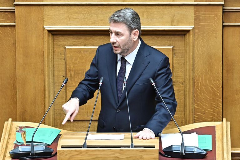 Σφοδρά πυρά από το όλον ΠΑΣΟΚ κατά της κυβέρνησης