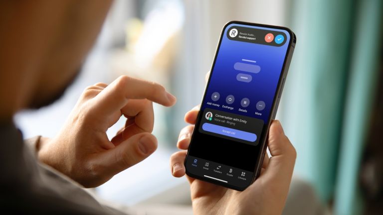 Η Revolut χαιρετίζει την κατάργηση των χρεώσεων στα ΑΤΜ