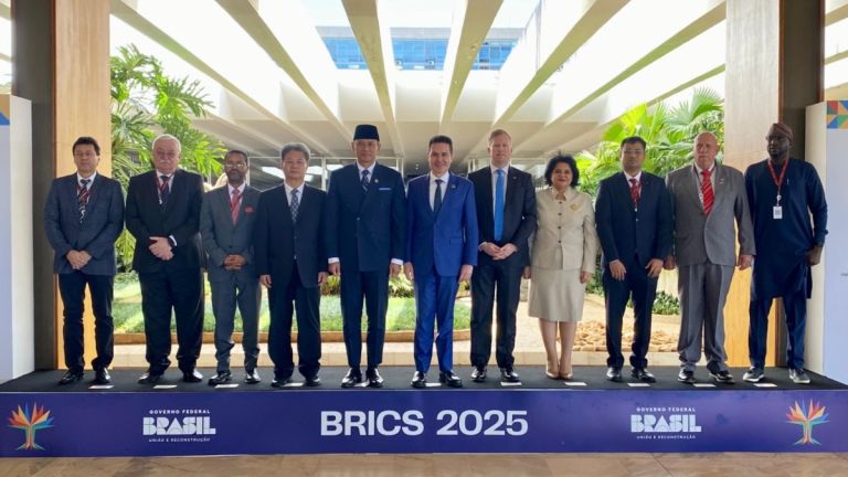 BRICS: Τι σημαίνει η απουσία των Πούτιν και Σι