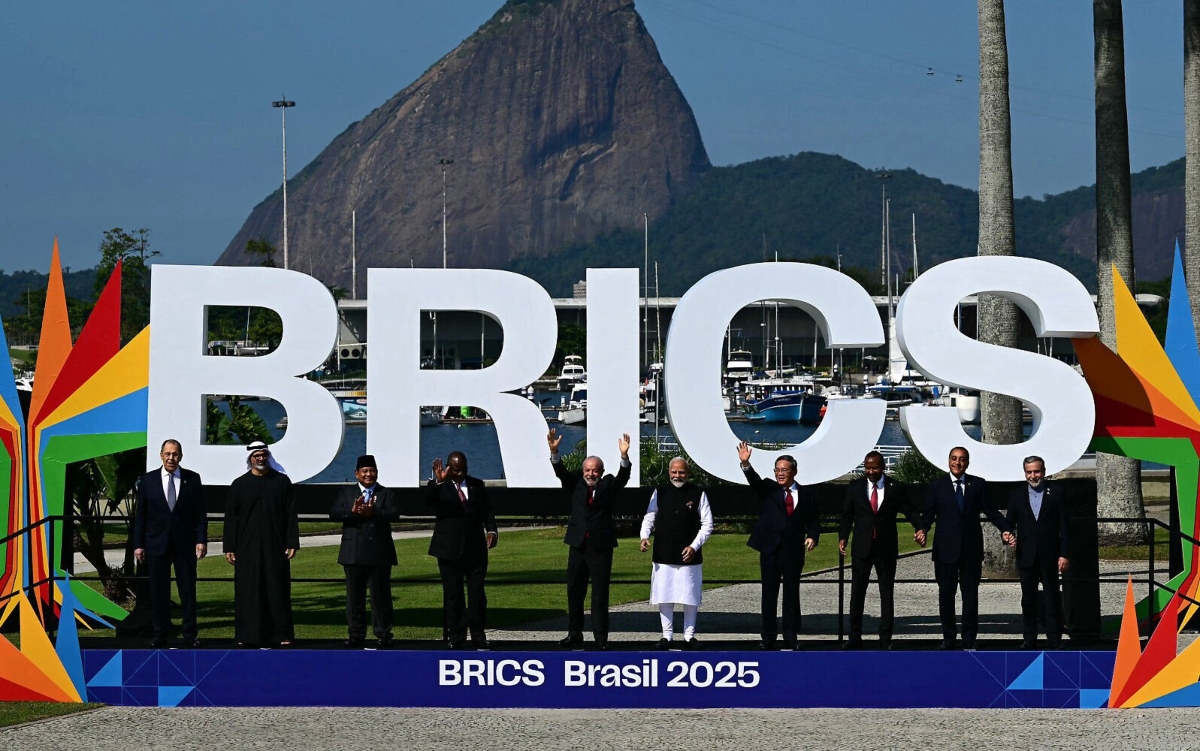 BRICS: “Σοβαρές ανησυχίες” για την επιβολή μονομερών δασμών