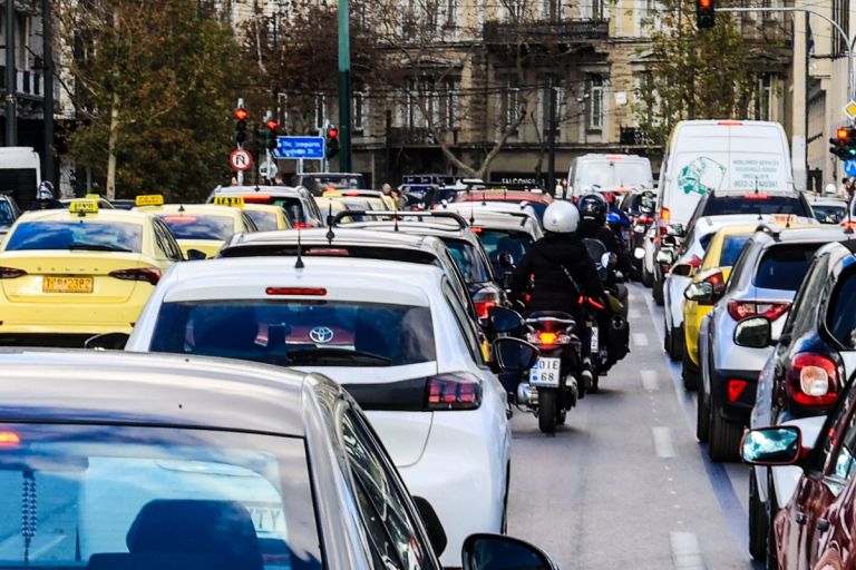 Ξεκινούν τα ηλεκτρονικά πρόστιμα-φωτιά για 350.000 οδηγούς: Ανασφάλιστα ΙΧ, χωρίς ΚΤΕΟ και απλήρωτα τέλη