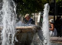 Έρχεται «καυτό» τετραήμερο με 43άρια Έρχεται «καυτό» τετραήμερο με 43άρια
