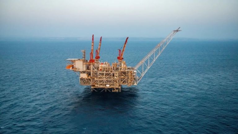 Μέσω Chevron και επί του πεδίου η ελληνική απάντηση στη Λιβύη