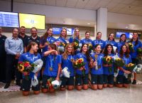 Θριαμβευτική επιστροφή για τα «χρυσά» κορίτσια του πόλο: «Ζούμε ένα όνειρο» [vid]