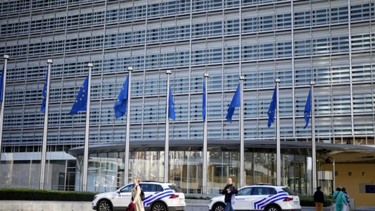 Δασμοί Τραμπ: Εκκλήσεις για ενότητα από τις Βρυξέλλες