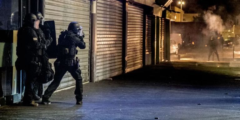 Γαλλία: Νύχτα χάους και συγκρούσεων με την Αστυνομία