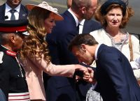 Βρετανία: Ουίλιαμ και Κέιτ υποδέχθηκαν τους Μακρόν Βρετανία: Ουίλιαμ και Κέιτ υποδέχθηκαν τους Μακρόν