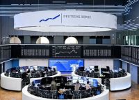 Σε υψηλό 4 μηνών οι ευρωπαϊκές αγορές μετά το deal ΕΕ-ΗΠΑ Σε υψηλό 4 μηνών οι ευρωπαϊκές αγορές μετά το deal ΕΕ-ΗΠΑ