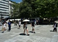 Κορύφωση του καύσωνα με 42 °C Κορύφωση του καύσωνα με 42 °C
