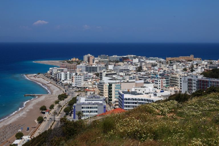 Πληθωρισμός, χρέη και ενεργειακό κόστος οδηγούν δεκάδες ξενοδόχους σε πώληση επιχειρήσεων εντός σεζόν