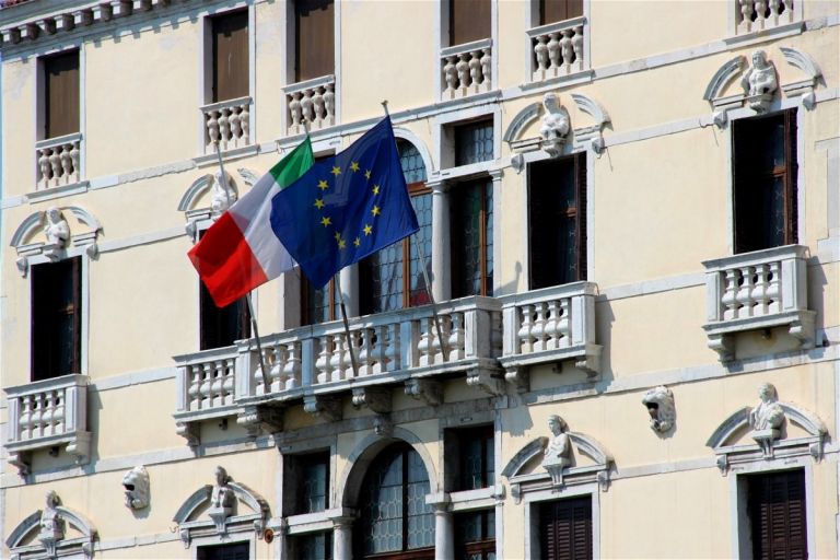 Ανησυχία στην Ιταλία για τους δασμούς Τραμπ στην ΕΕ