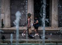 “Λιώνει” η Χώρα με 43άρια – Έκτακτα μέτρα για τους εργαζόμενους “Λιώνει” η Χώρα με 43άρια – Έκτακτα μέτρα για τους εργαζόμενους