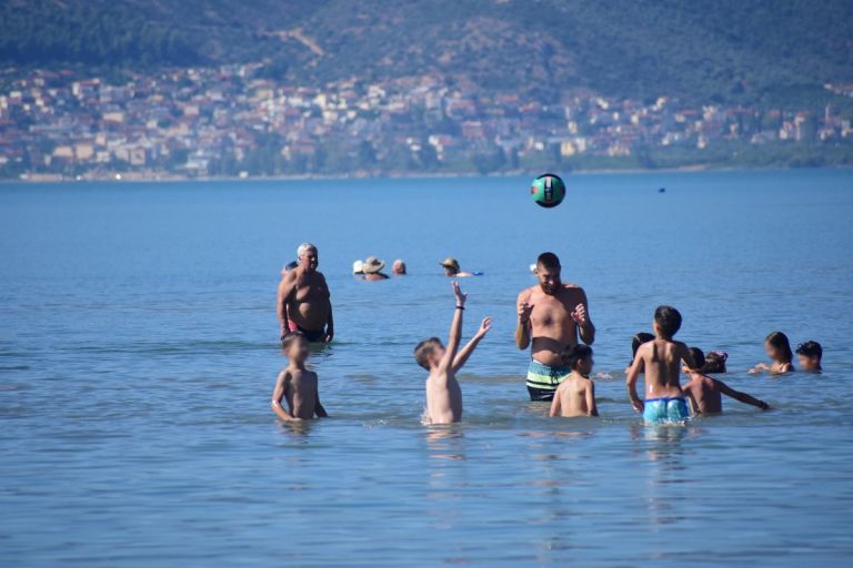 Επιστρέφουν τα 35άρια αλλά και οι άνεμοι το Σαββατοκύριακο