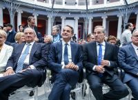 Προς εμφύλιο κορυφής κινείται η ΝΔ