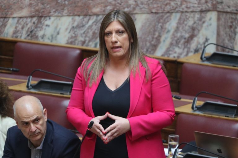 Με την πλάτη στον τοίχο η Κωνσταντοπούλου
