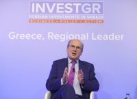 Χατζηδάκης: Τα λεφτόδεντρα είναι κατάρα για το έθνος Χατζηδάκης: Τα λεφτόδεντρα είναι κατάρα για το έθνος