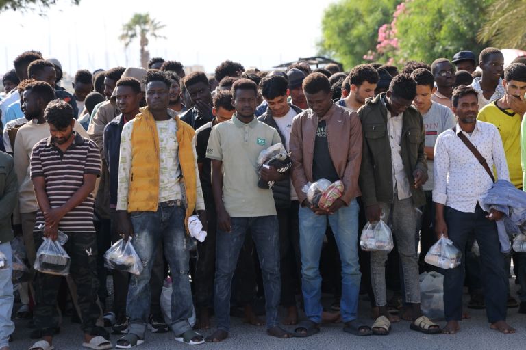 Μεταναστευτικές ορδές στην Κρήτη – Πλεύρης: Χωρίς δικαίωμα ασύλυο όσοι είναι από Λιβύη