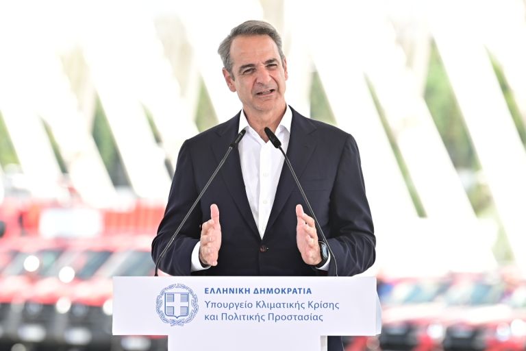 Διαχωρισμός πορείας στην εξωτερική πολιτική: Ο Μητσοτάκης απαντά σε Καραμανλή και Σαμαρά