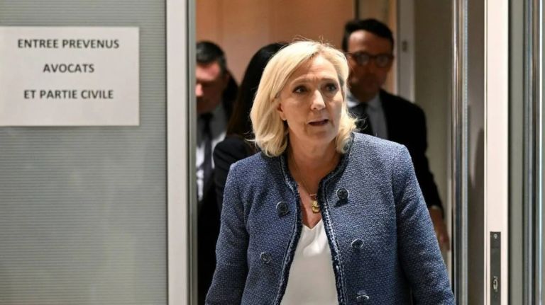 Ποιος Γάλλος δισεκατομμυριούχος ανακρίθηκε για τις παράνομες χρηματοδοτήσεις της Λεπέν