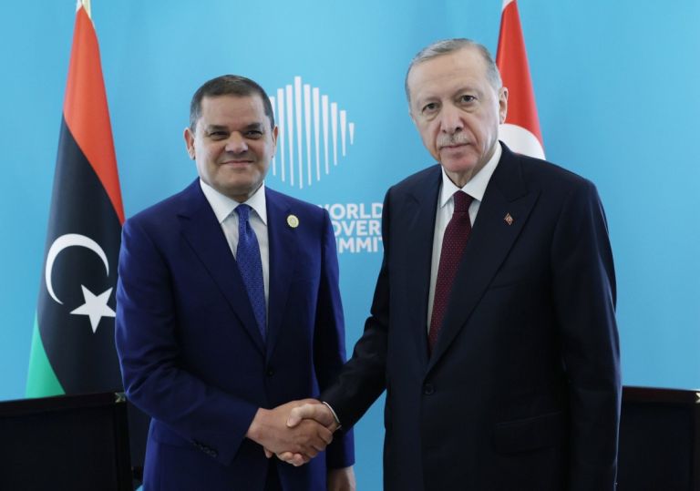 «Πουλάει εκδούλευση» η Λιβύη στην Αγκυρα και «σβήνει» την Κρήτη