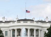 Ο Λευκός Οίκος συνεχίζει να στοχοποιεί τη WSJ Ο Λευκός Οίκος συνεχίζει να στοχοποιεί τη WSJ