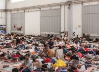 Κομισιόν: «Κρατήστε τους μετανάστες, αλλιώς τέλος τα λεφτά» Κομισιόν: «Κρατήστε τους μετανάστες, αλλιώς τέλος τα λεφτά»