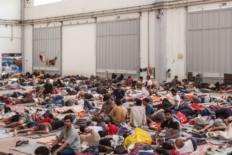 Κομισιόν: «Κρατήστε τους μετανάστες, αλλιώς τέλος τα λεφτά»