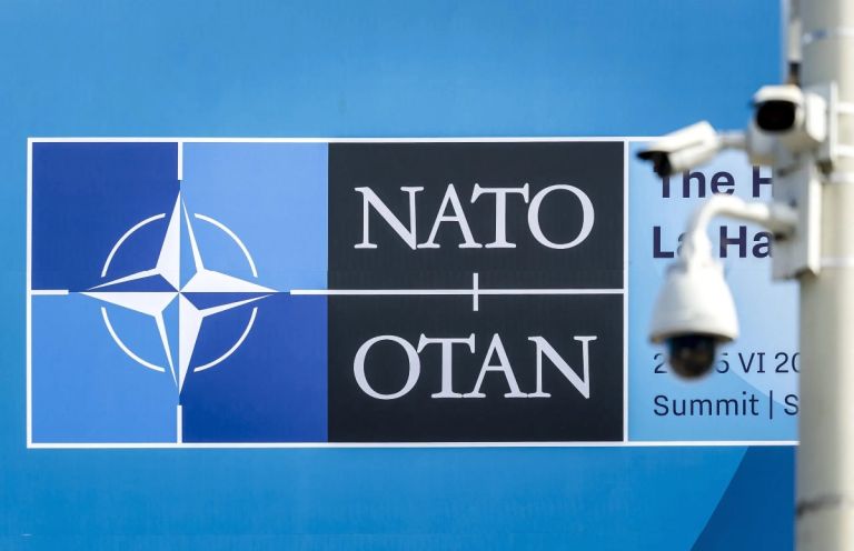 ΝΑΤΟ: Δέσμευση για αμυντικές δαπάνες 5% επί του ΑΕΠ