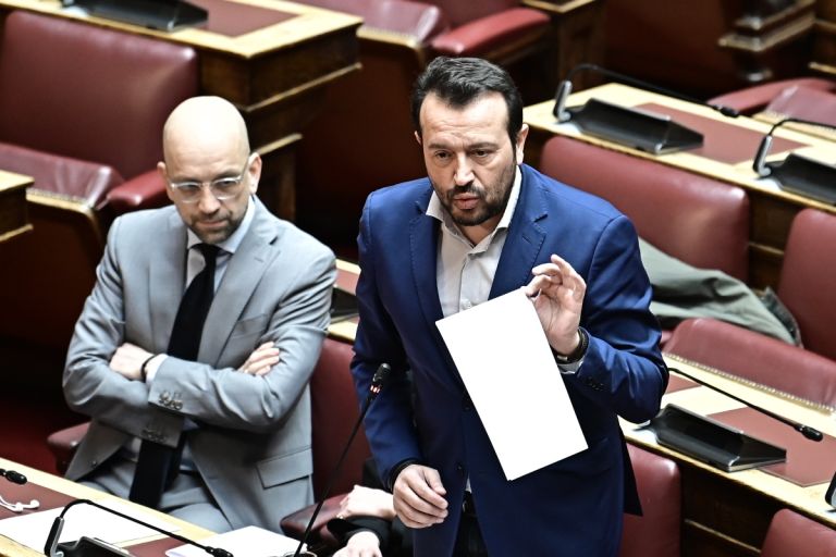 Παππάς: “Είστε έτοιμοι να παραπεμφθεί η χώρα στο Ευρωπαϊκό Δικαστήριο, επειδή δεν μειώνετε τον ΦΠΑ;”