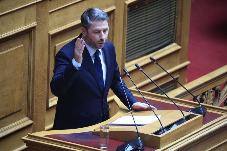 Ανδρουλάκης: «Δεν μας αξίζει ένας αδύναμος και πολιτικά εκβιαζόμενος πρωθυπουργός»