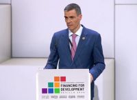 Ισπανία: Τα σκάνδαλα σπρώχνουν τον Σάντσεθ στις εκλογές Ισπανία: Τα σκάνδαλα σπρώχνουν τον Σάντσεθ στις εκλογές