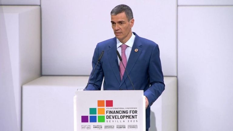 Ισπανία: Τα σκάνδαλα σπρώχνουν τον Σάντσεθ στις εκλογές