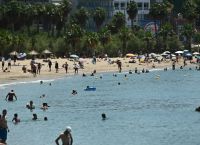 Τουρισμός: Οι αφίξεις αυξάνουν αλλά τα έσοδα μειώνονται