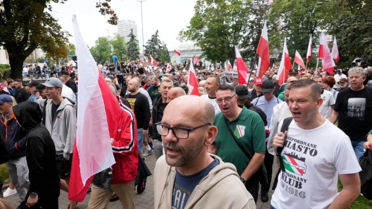 Αντιμεταναστευτικές διαδηλώσεις ακροδεξιών στην Πολωνία