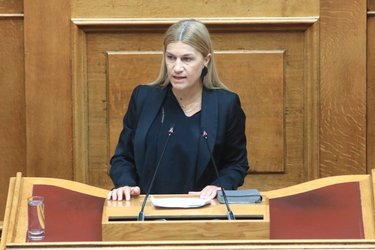 Βολουδάκη: Η Ελλάδα δέχεται μια υβριδική εισβολή από τη Βόρεια Αφρική προς την Κρήτη