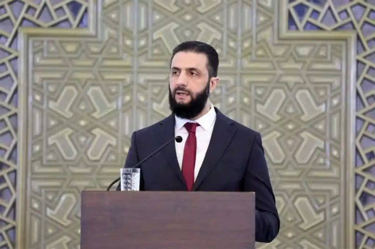 Συρία: Ο Αλ Σάρα δεσμεύεται «να προστατεύσει τις μειονότητες»