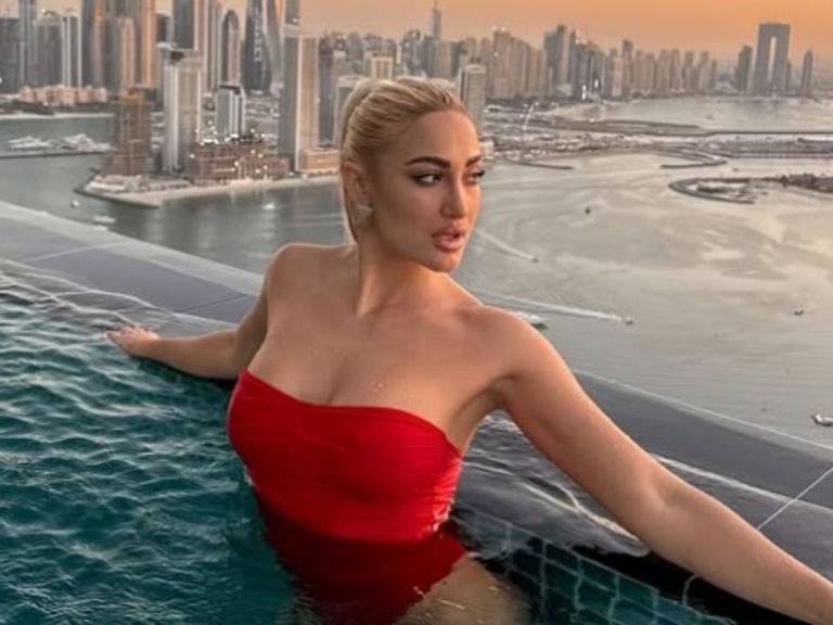 Η Ιωάννα Τούνη σπάει τη σιωπή για το revenge porn – και σπάει ρεκόρ στις πωλήσεις