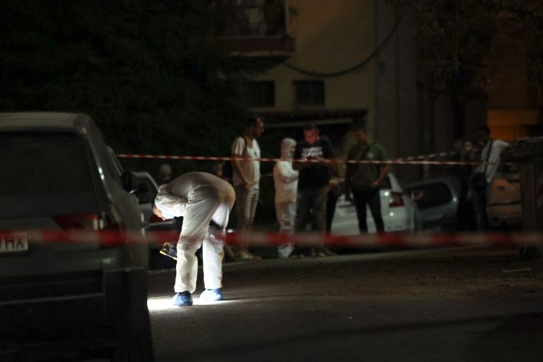 Σφοδρότατη έκρηξη σε ισόγειο πολυκατοικίας στη Θεσσαλονίκη