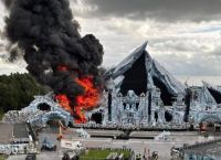 Tomorrowland: Οι διοργανωτές λένε ότι το φεστιβάλ θα γίνει μετά τη καταστροφή της σκηνής από πυρκαγιά Tomorrowland: Οι διοργανωτές λένε ότι το φεστιβάλ θα γίνει μετά τη καταστροφή της σκηνής από πυρκαγιά