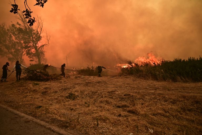 Στις φλόγες η Τουρκία