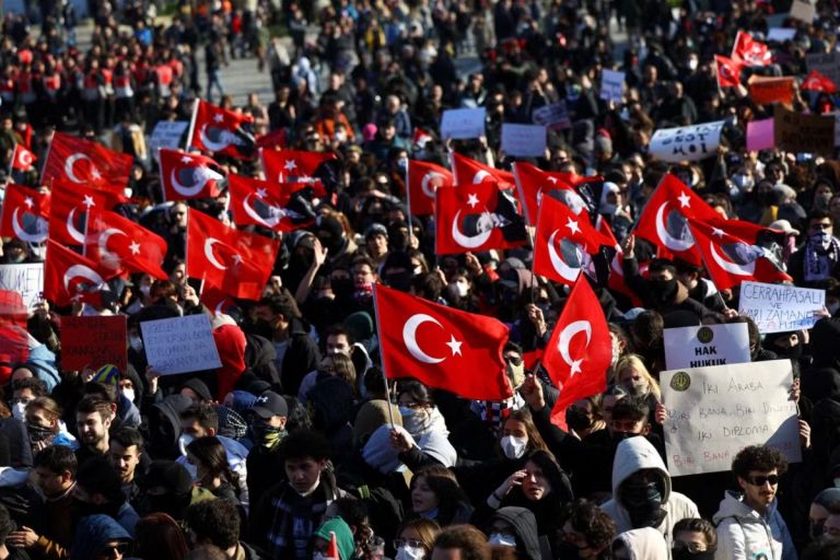 Τουρκία: Συλλήψεις δημάρχων της αντιπολίτευσης σε τρεις ακόμα πόλεις