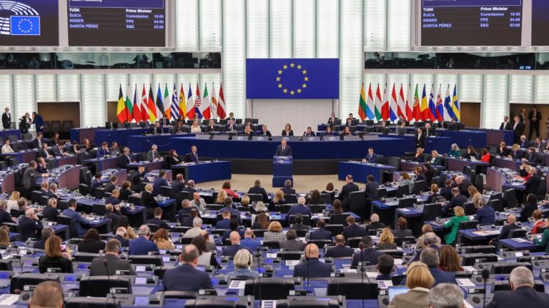 Β. Μακεδονία: Αφαιρούνται οι αναφορές σε «μακεδονική εθνική ταυτότητα κι γλώσσα» από ευρωπαϊκή Έκθεση Προόδου