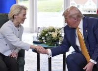 Η συμφωνία ΗΠΑ-ΕΕ για τους δασμούς είναι μεγάλη νίκη του Τραμπ, αλλά όχι ολοκληρωτική ήττα για τις Βρυξέλλες Η συμφωνία ΗΠΑ-ΕΕ για τους δασμούς είναι μεγάλη νίκη του Τραμπ, αλλά όχι ολοκληρωτική ήττα για τις Βρυξέλλες