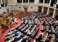 Σκληρό ροκ στη Βουλή: “Βασιλιάς της ατιμωρησίας” και “Ηθική α λα καρτ” Σκληρό ροκ στη Βουλή: “Βασιλιάς της ατιμωρησίας” και “Ηθική α λα καρτ”