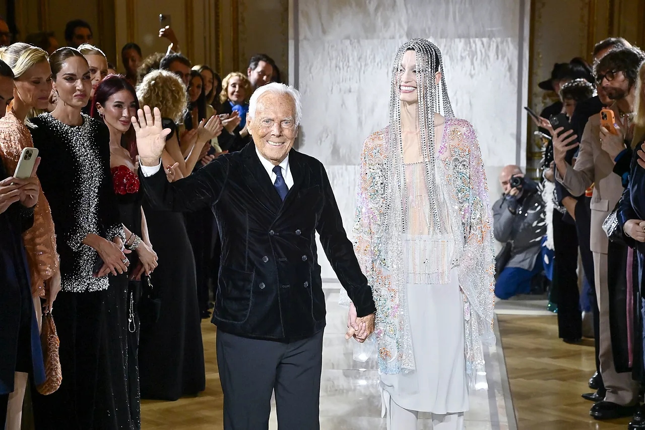 Giorgio Armani: 50 Χρόνια Σιωπηλής Δύναμης-Ταξίδι πέντε δεκαετιών σε κομψότητα,χαρακτήρα και δημιουργικότητα